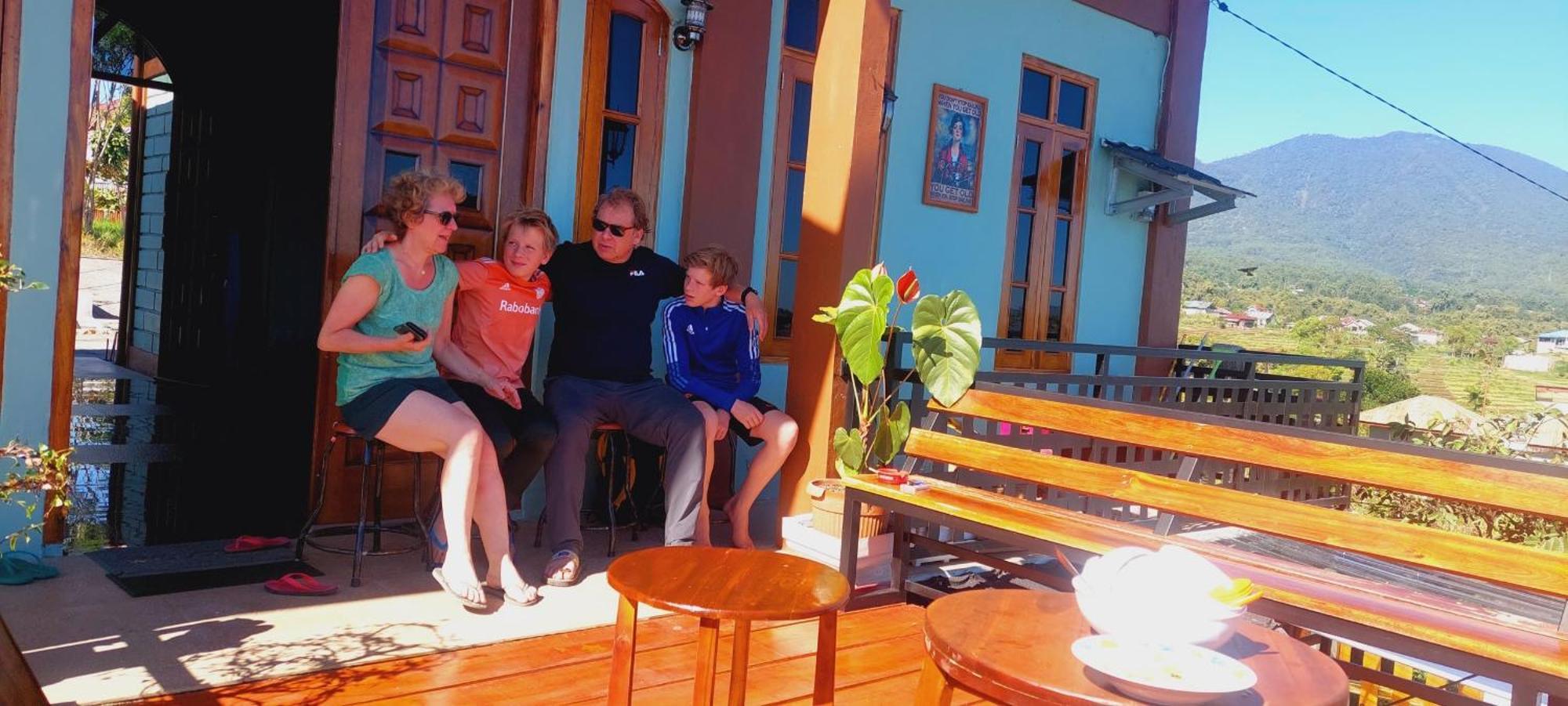 Kopa Hilltop - Family Guest Home ルテン エクステリア 写真