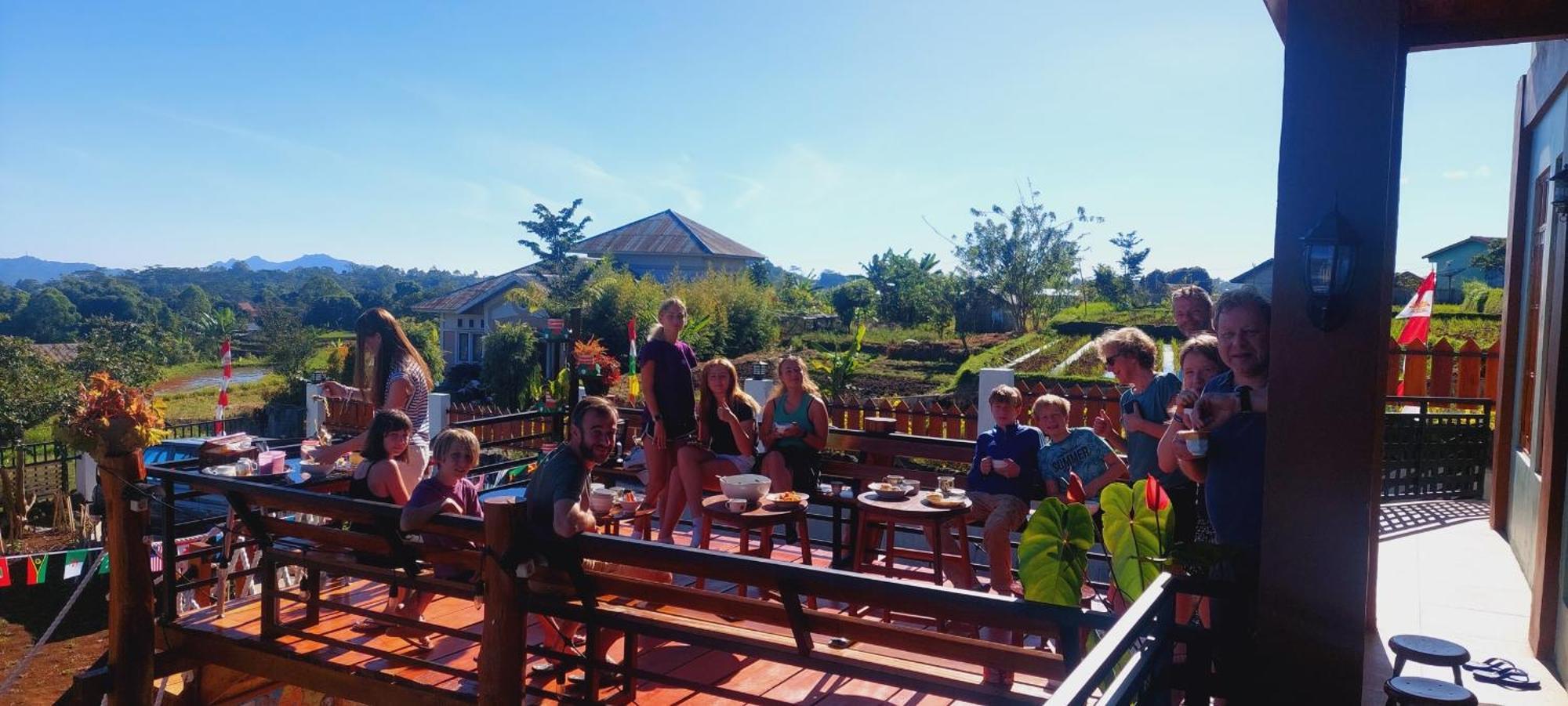 Kopa Hilltop - Family Guest Home ルテン エクステリア 写真