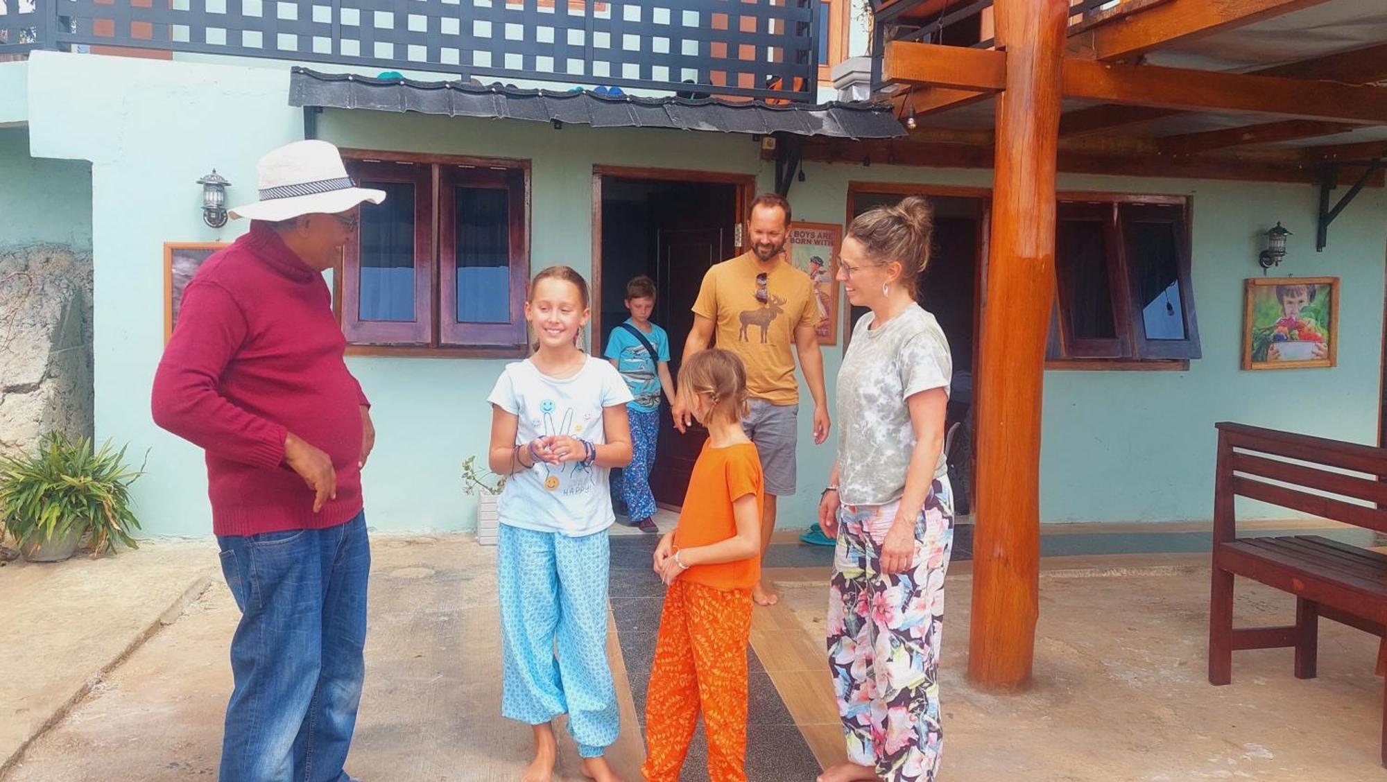 Kopa Hilltop - Family Guest Home ルテン エクステリア 写真